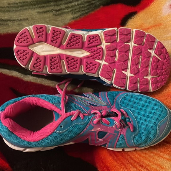 new balance 750 V2 - Picture 3 of 3